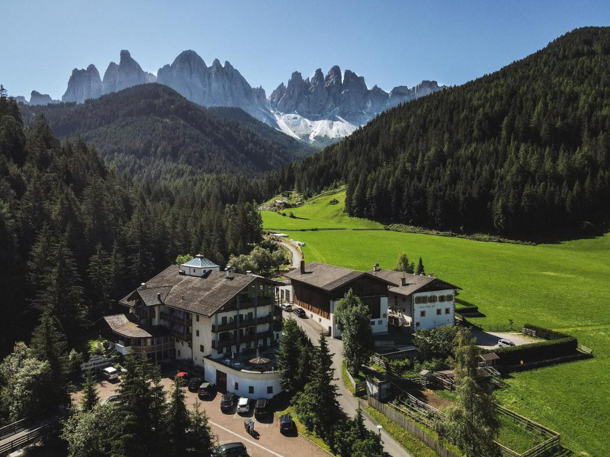Hotel Ranuimuellerhof Funes  Extérieur photo