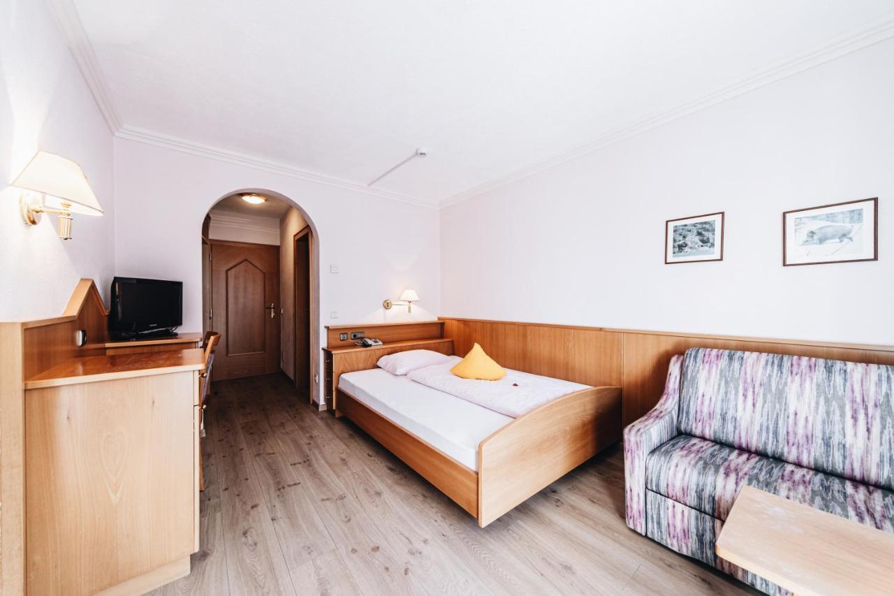 Hotel Ranuimuellerhof Funes  Extérieur photo