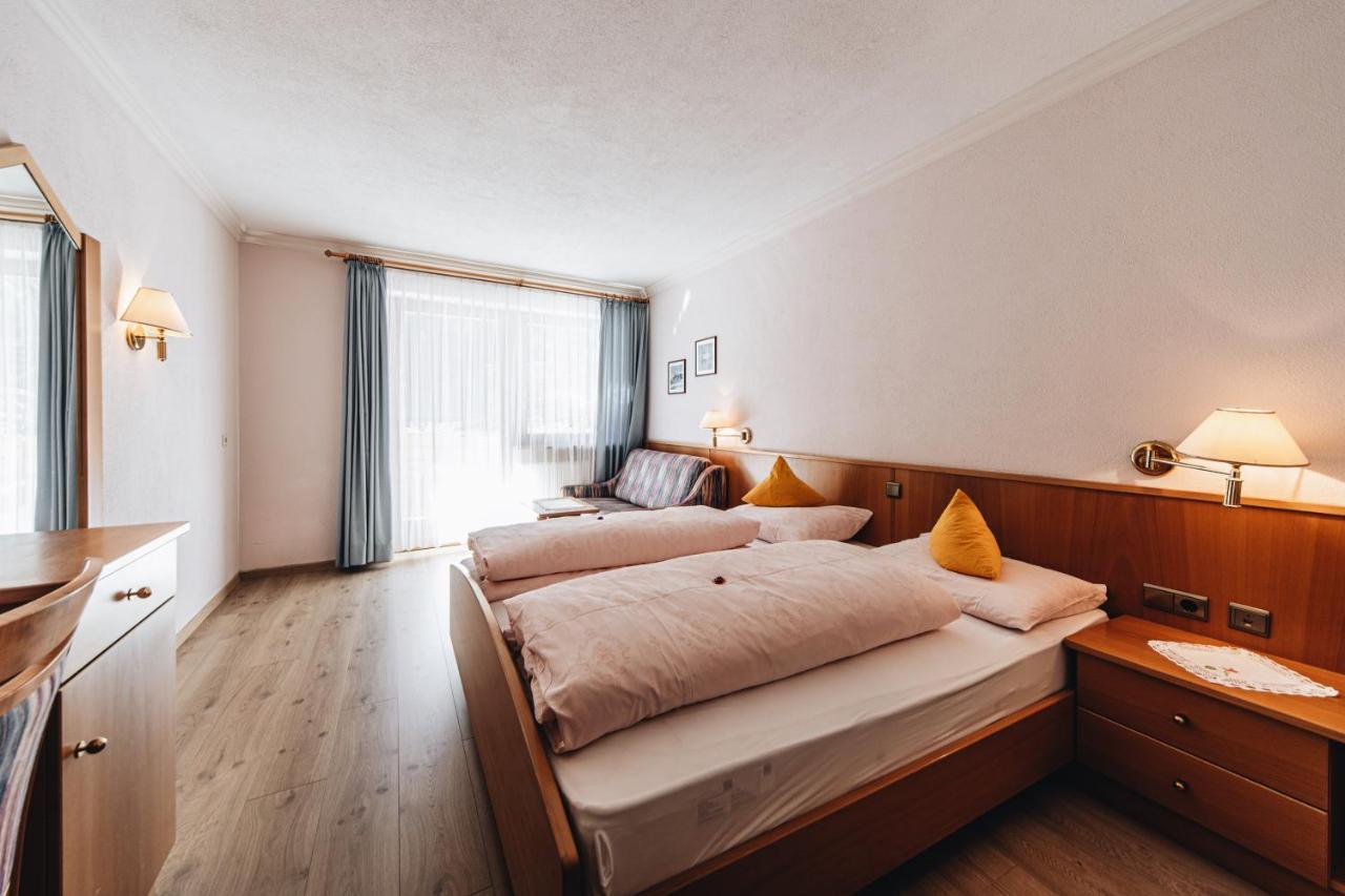 Hotel Ranuimuellerhof Funes  Extérieur photo