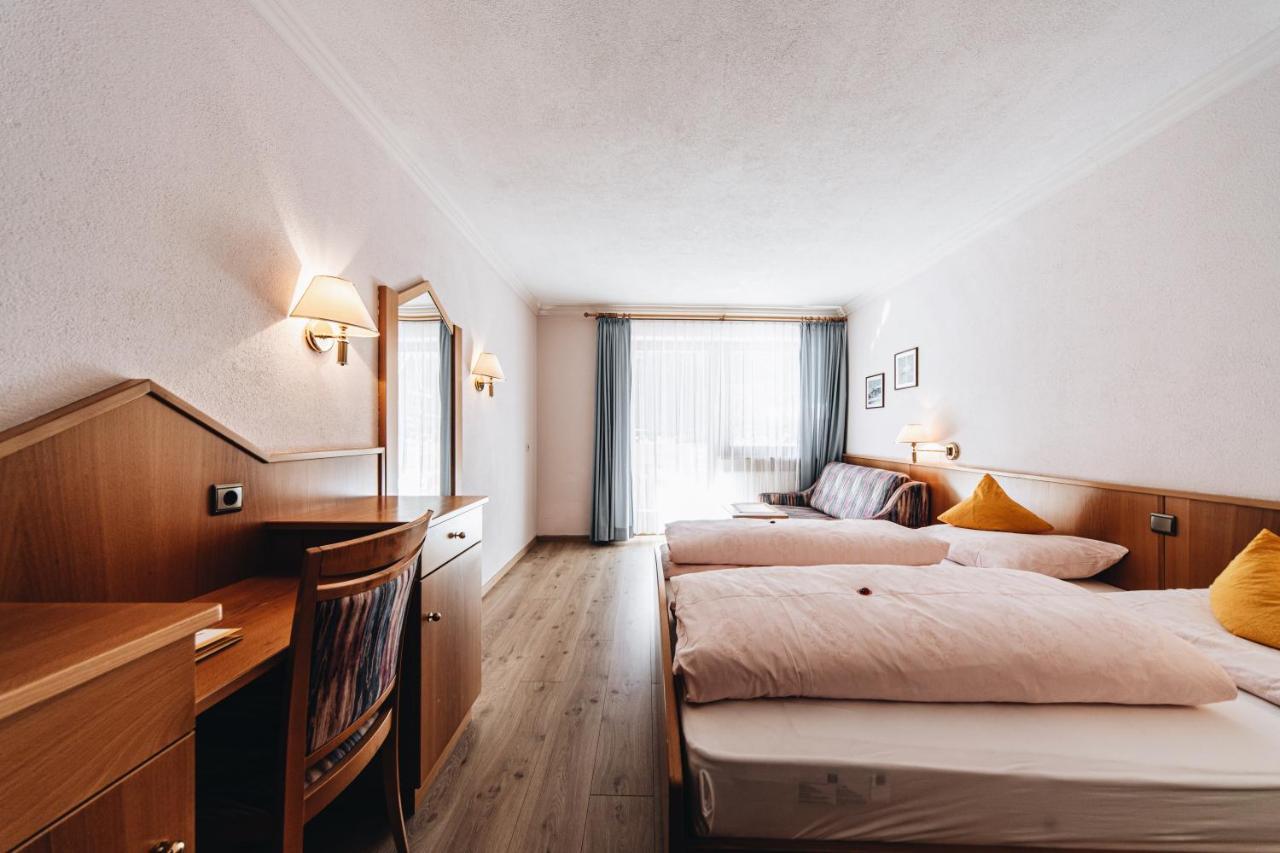 Hotel Ranuimuellerhof Funes  Extérieur photo